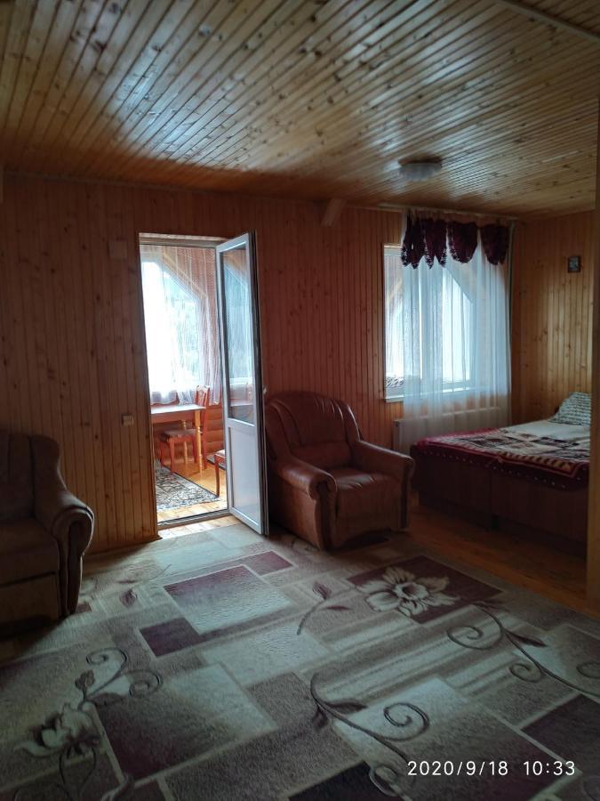 Котедж ,,Тік" Hotell Tatariv Exteriör bild