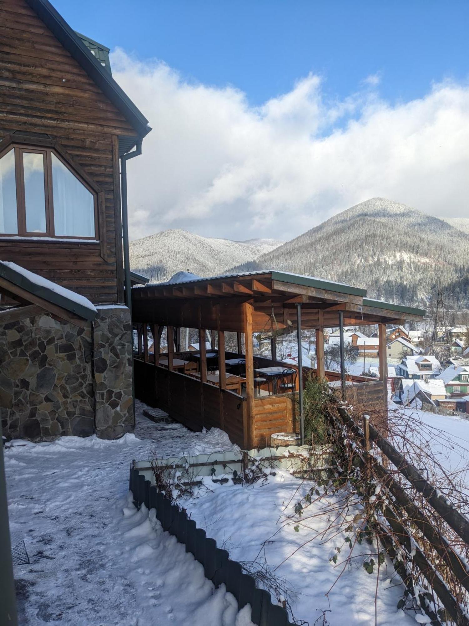 Котедж ,,Тік" Hotell Tatariv Exteriör bild