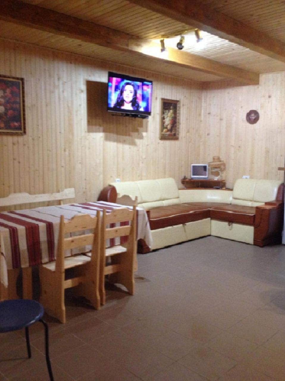 Котедж ,,Тік" Hotell Tatariv Exteriör bild