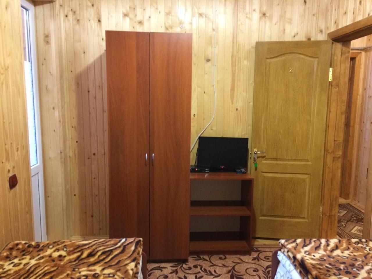Котедж ,,Тік" Hotell Tatariv Exteriör bild