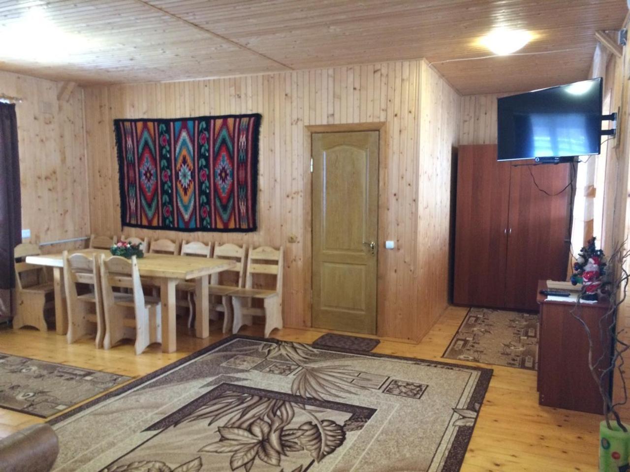 Котедж ,,Тік" Hotell Tatariv Exteriör bild
