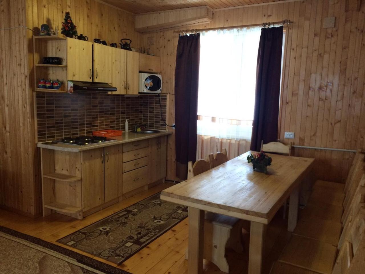 Котедж ,,Тік" Hotell Tatariv Exteriör bild