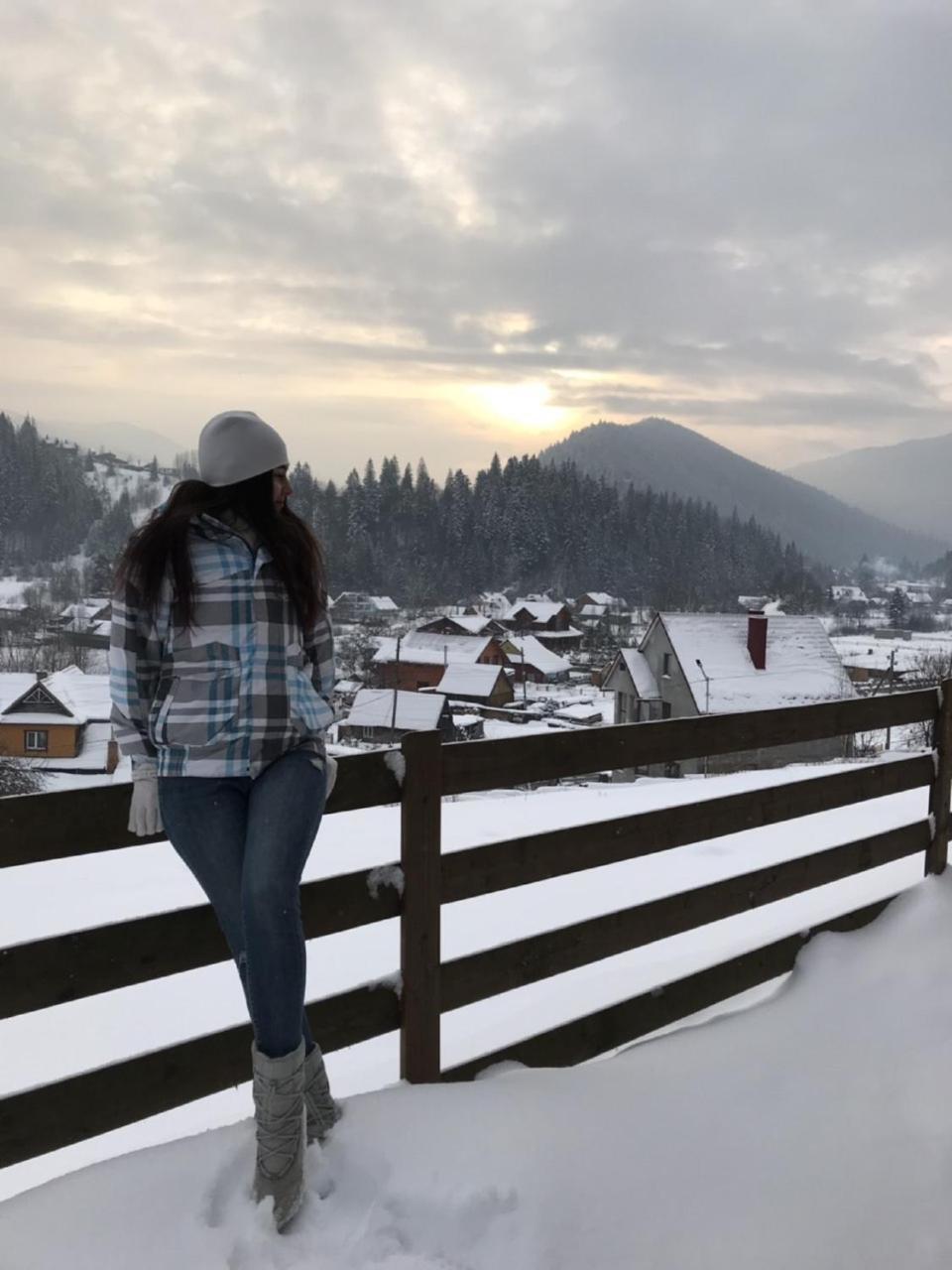 Котедж ,,Тік" Hotell Tatariv Exteriör bild