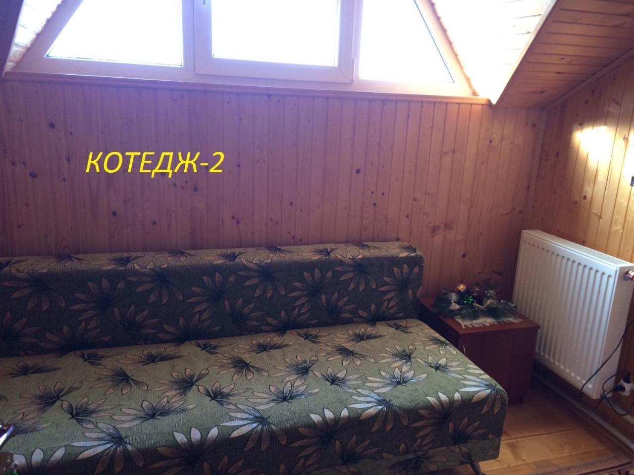 Котедж ,,Тік" Hotell Tatariv Exteriör bild