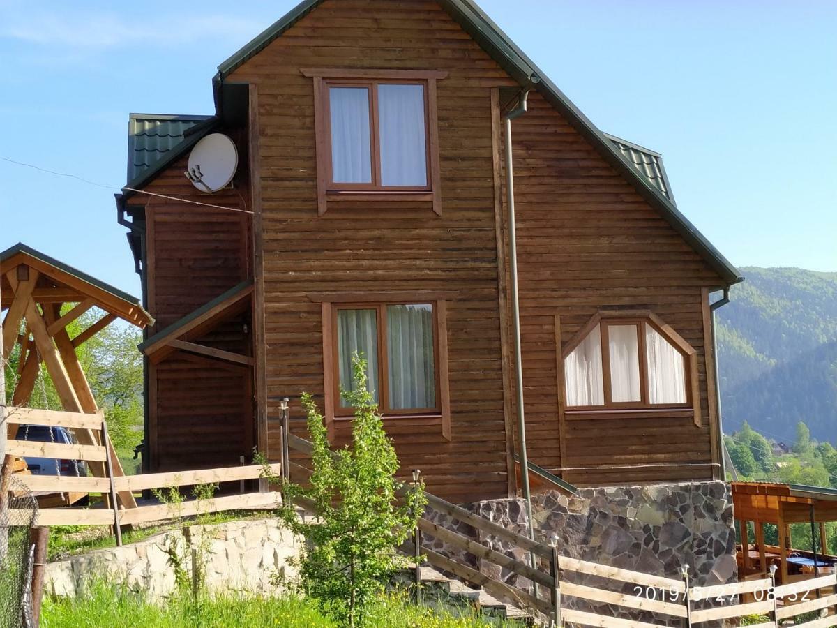 Котедж ,,Тік" Hotell Tatariv Exteriör bild