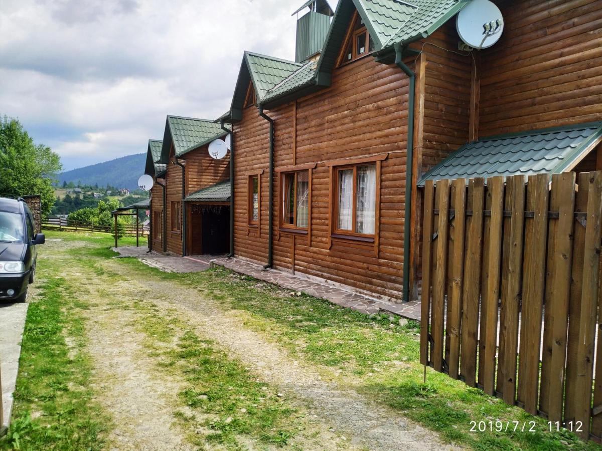Котедж ,,Тік" Hotell Tatariv Exteriör bild